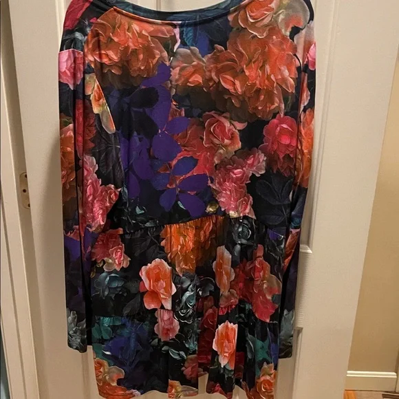 Johnny Was Floral Long Sleeve top- Black and Multicolor - Picture 4 of 4